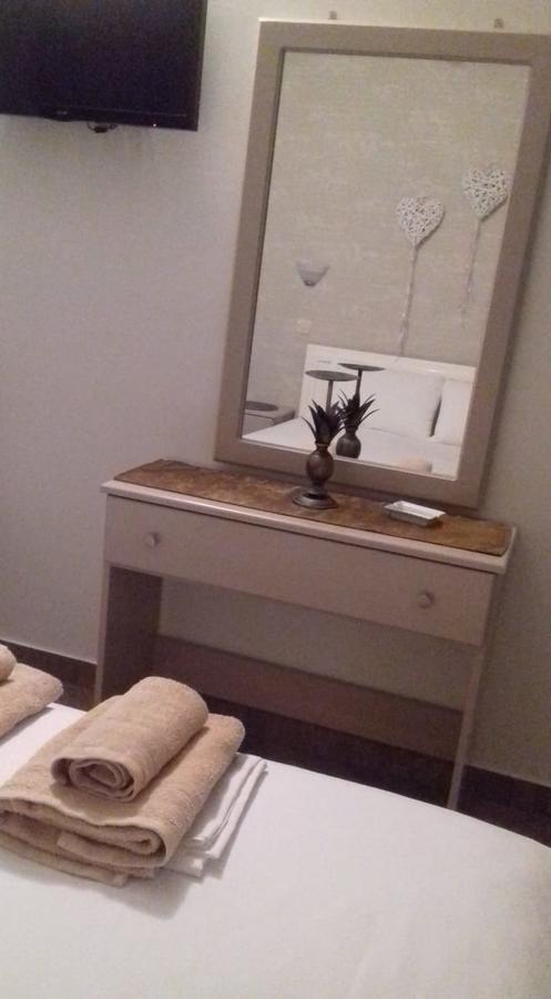 Maltezos Rooms Méthana Kültér fotó